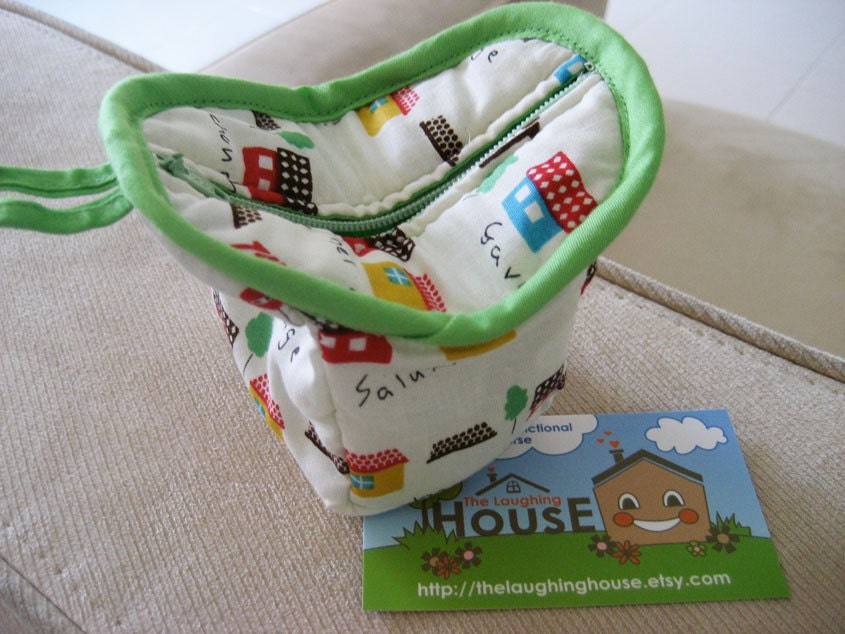 Paw-Me Coin Pouch (Little Cottages in White)