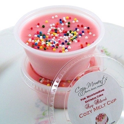 Pink Marshmallow Birthday Cake scented Soy Blend Cozy Melt Cup