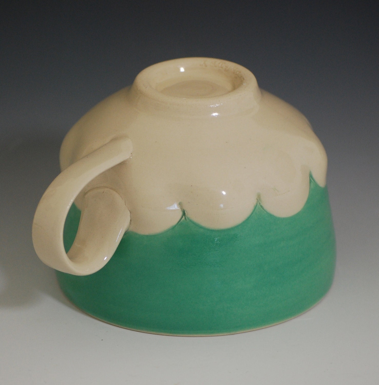 jade scallop cup
