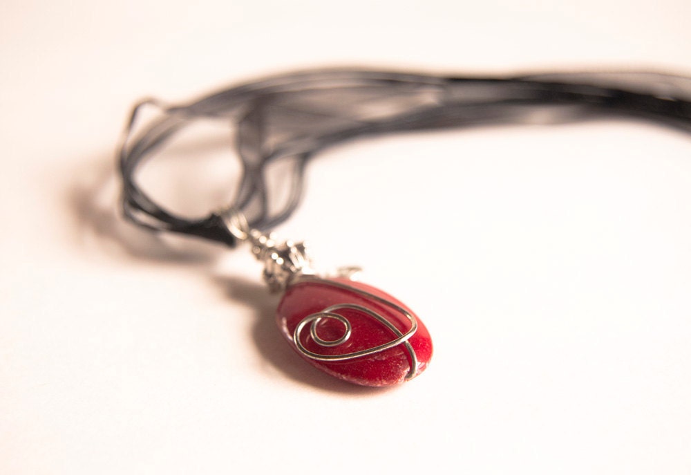 Raspberry Quartz Gemstone . Swirls Wire Wrapped Pendant . Spring Summer . Gothic. Twilight. FREE Ribbon Necklace