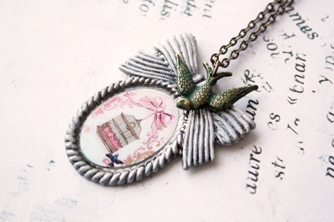 Shabby Chic Cameo Necklace