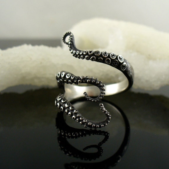 Wicked Tentacle Ring