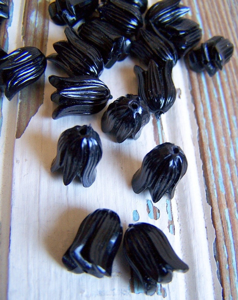 Vintage Plastic Beads, black, tulips, flowers, 4 beads