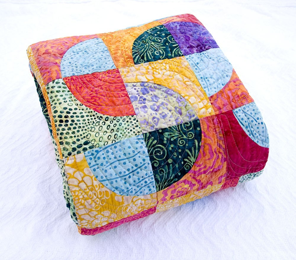 ON SALE -- Swirly Rainbow Circles Quilt