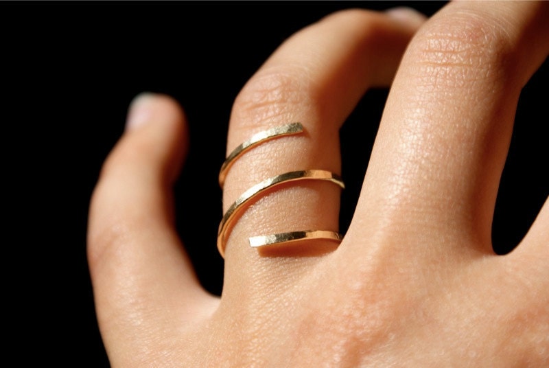 Hammered Spiral ring in Gold