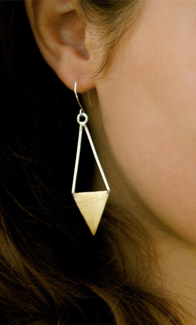 Oblong Arrow earrings in Brass