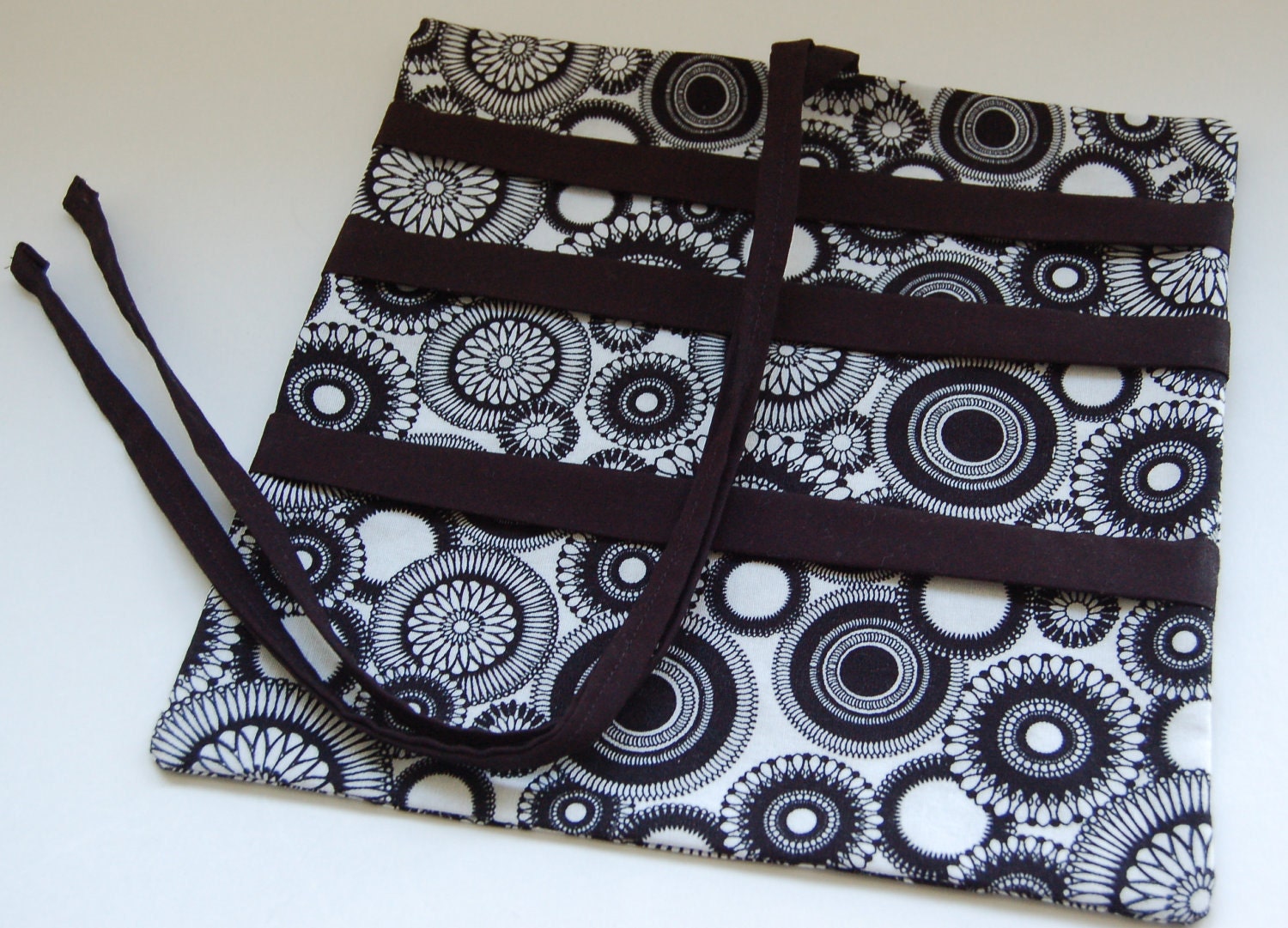 Jewelry Bag Roll Black and White