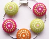Sunburst Fabric Covered Button Bracelet