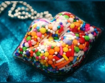 BIG Sweet Kiss - Resin Lips Necklace