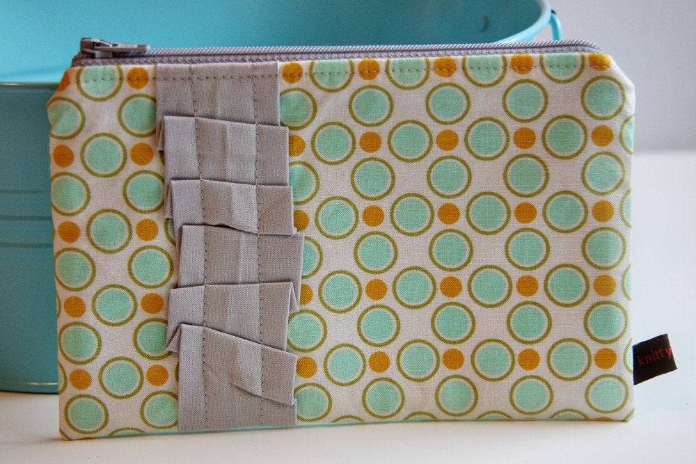 Everyday Ruffle Pouch (Ready to Ship)