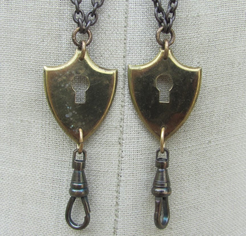 Closeout SALE   1pc  Vintage Necklace  brass Escutcheon key hole chain Charm holder lanyard hardware Found Object c113