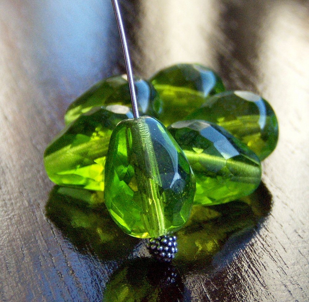 Peridot Green Czech Teardrop Bead Faceted 13x10mm  : 6 pc