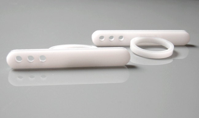 white acrylic rounded bar ring