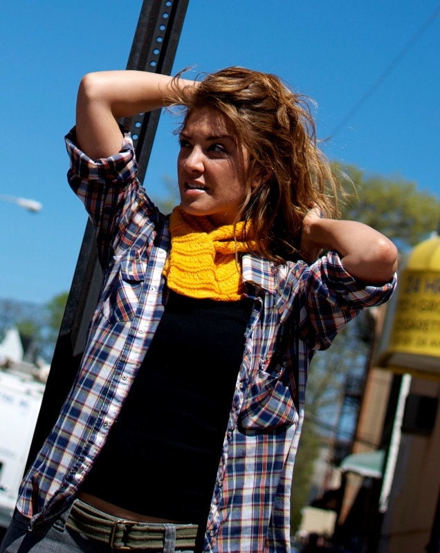 knit sunshine scarflette (cadmium yellow)
