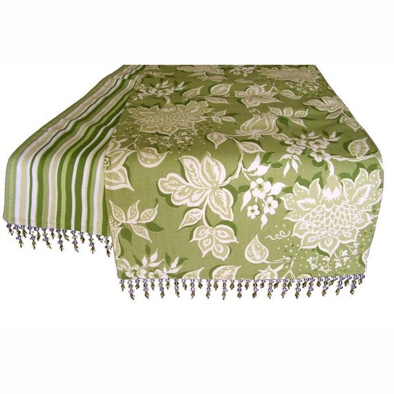 on Table Floral Green table Runner Etsy  cranberrymak runners Table etsy by Runners