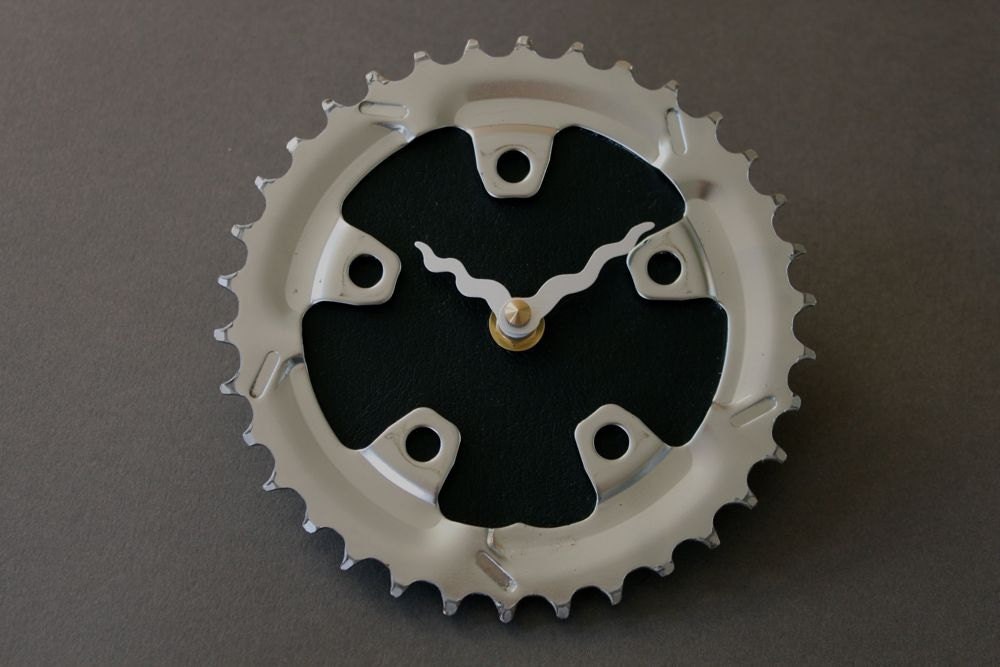 bicycle clock - simply black