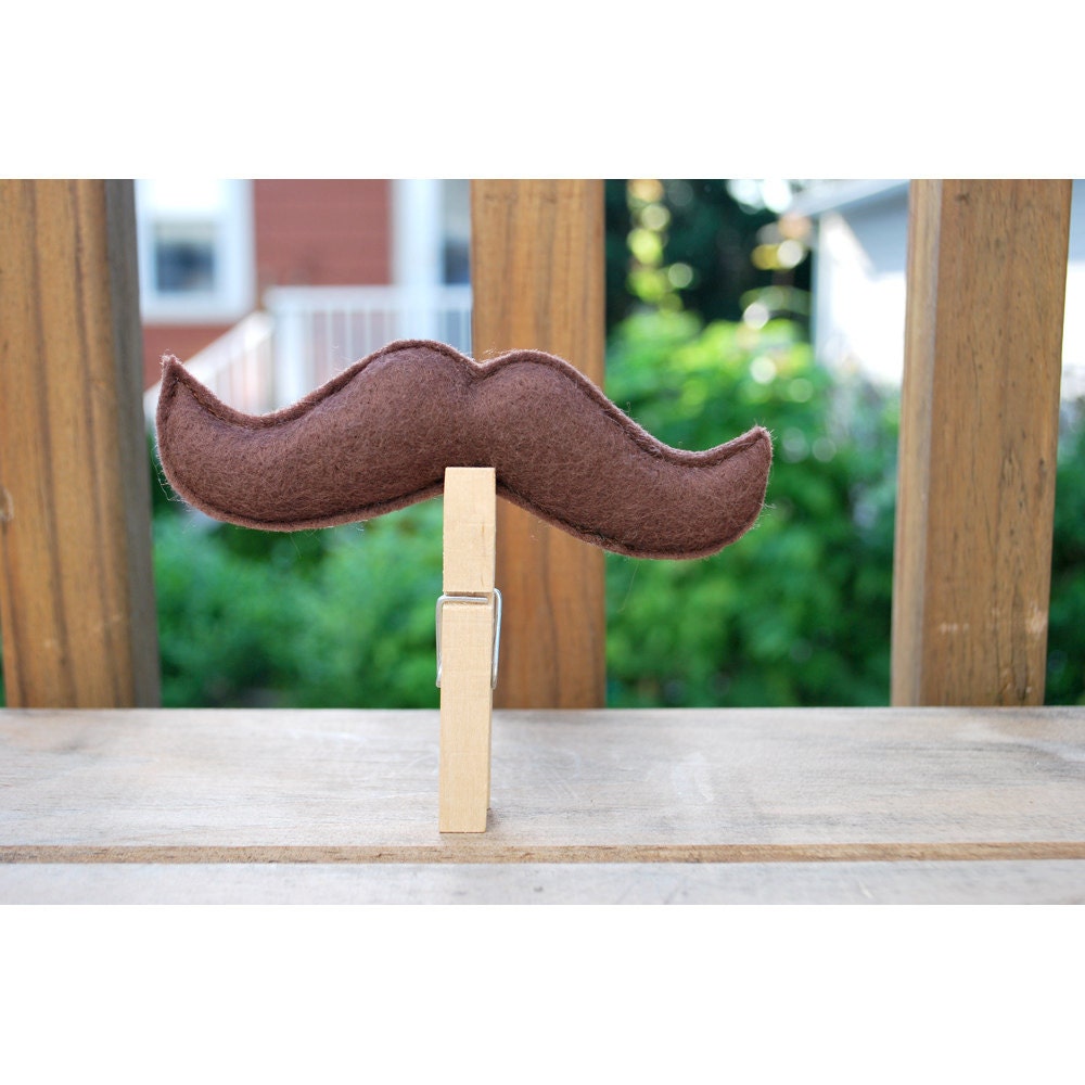 Mustache catnip toy - brown