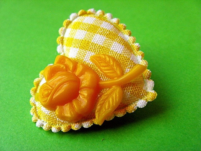 Heart and Flower Gingham Brooch - Yellow and White