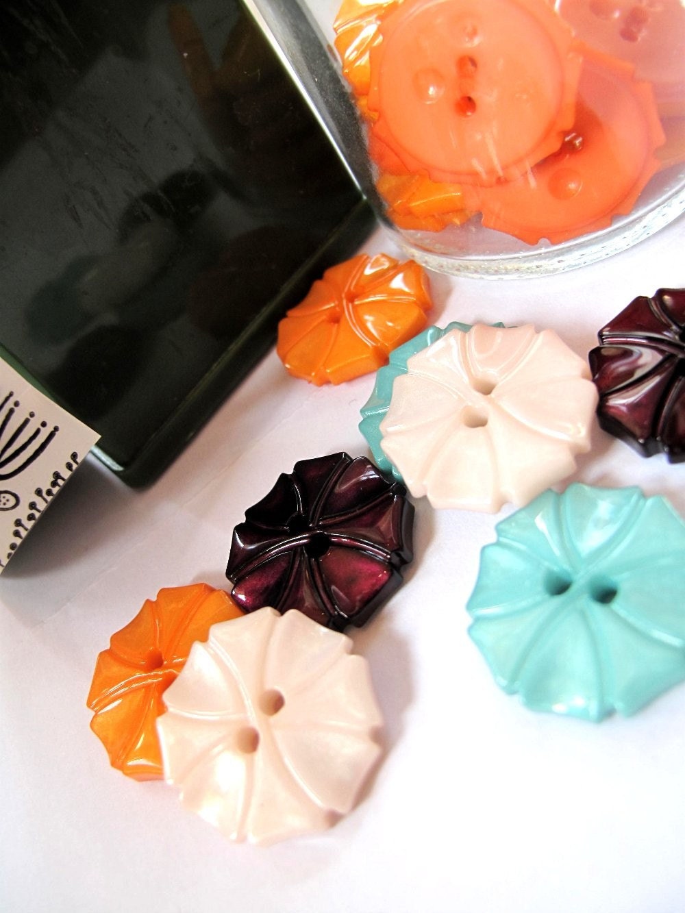 Buttons Bakelite Repro x8