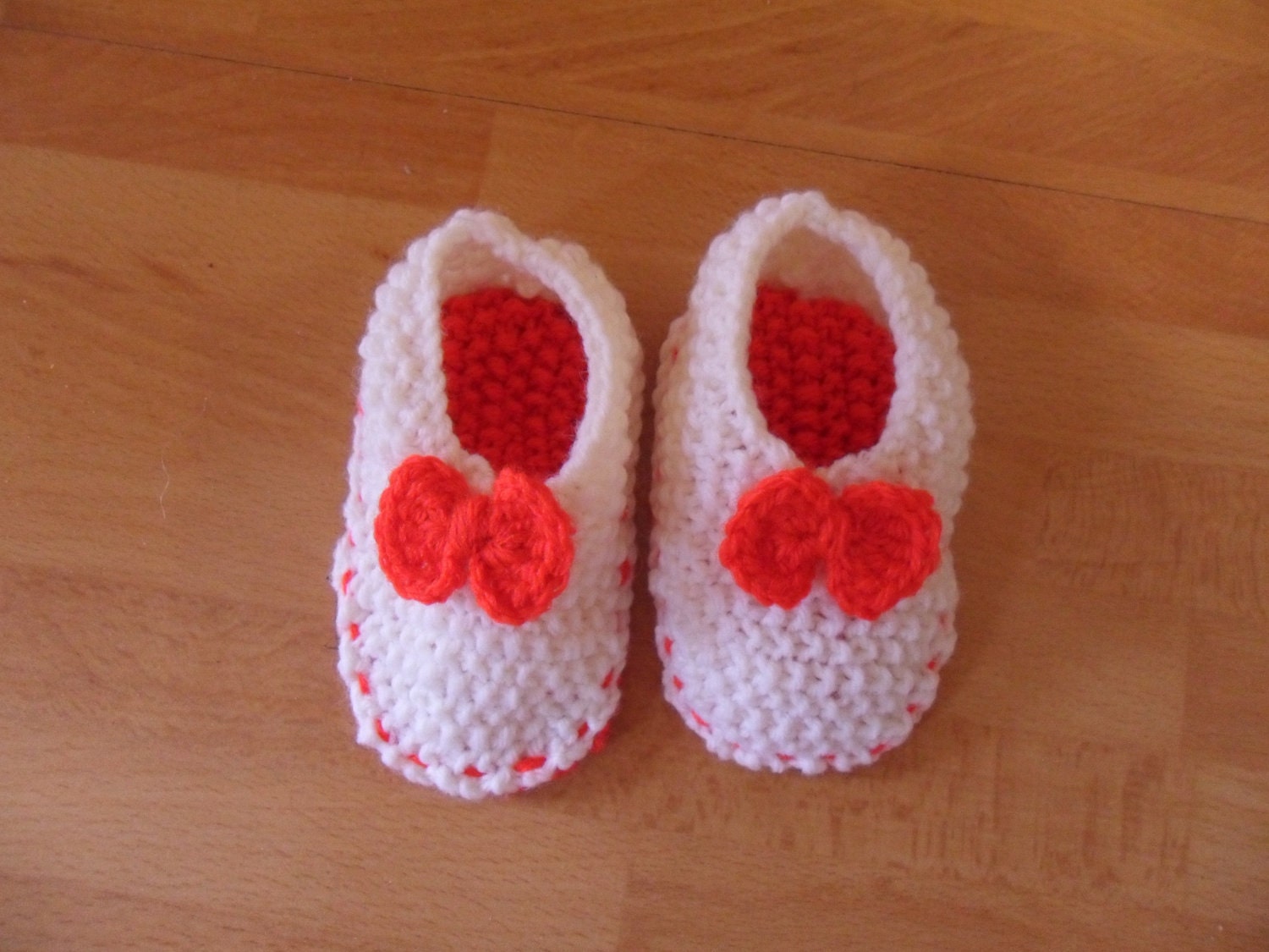 Rice pudding booties White upper with bright red sole and red bows