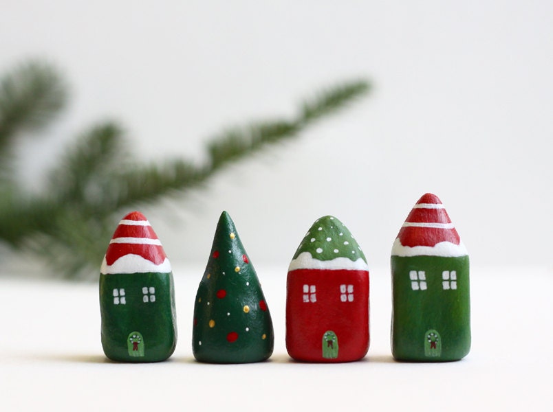 Christmas clay houses - Little winter village with 3 houses with stripes and dots