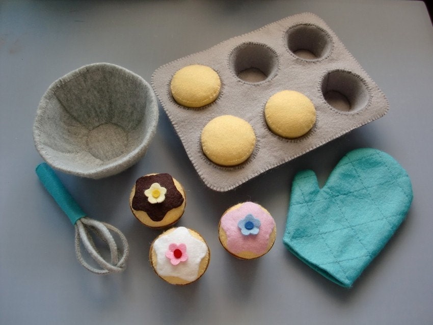 Felt Patterns and Tutorials - Bake Cupcakes Pretend Play Set (PDF Patterns via Email)