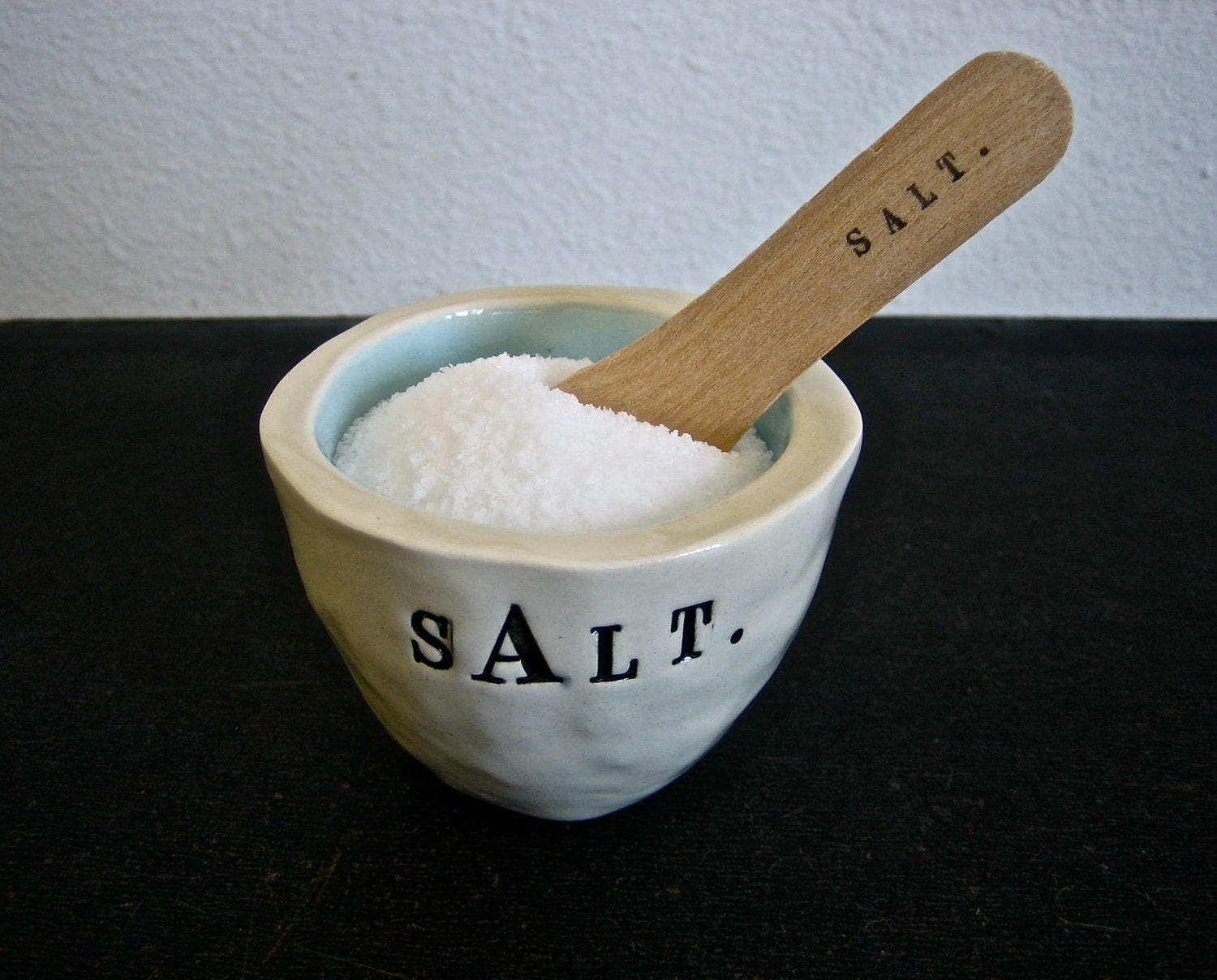 salt bowl (light blue).