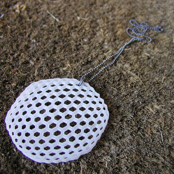 HIVE necklace in Translucent