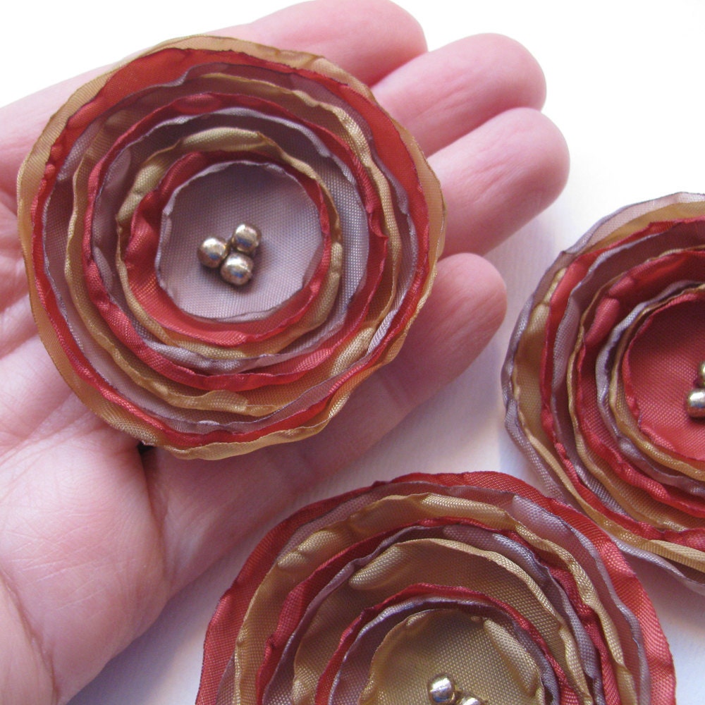 Poppy Pin Brooch Fabric Mixing-Colors Collection - Terracota, Mustard and Cocoa with golden beads