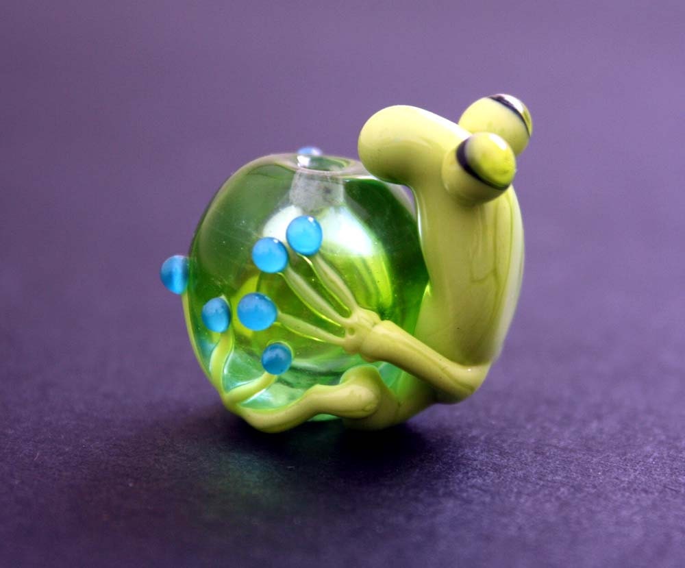 Sam the Green Glass Frog Bead