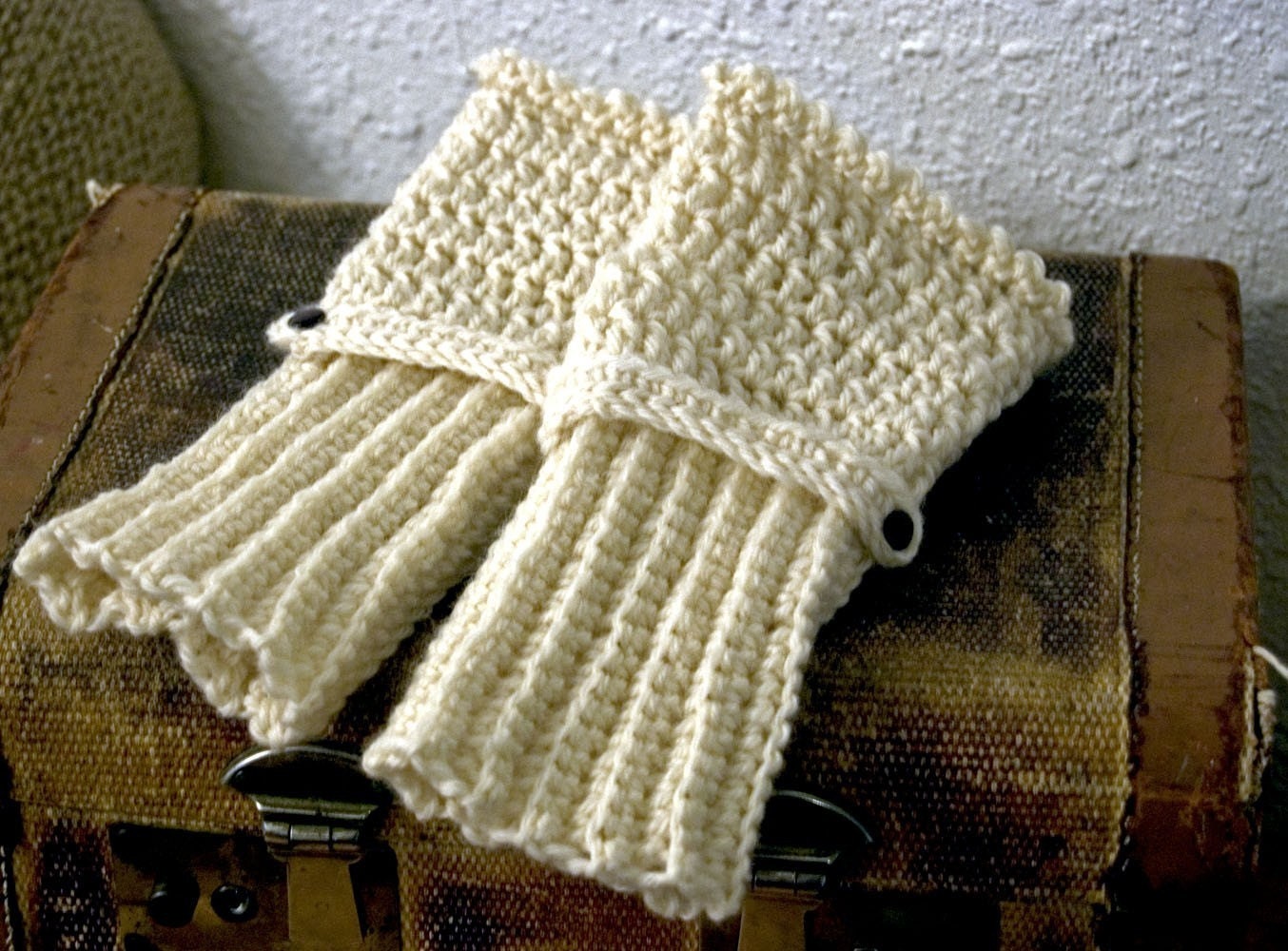 Romantic Fingerless Glove Pattern PDF