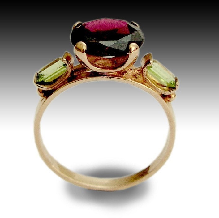 Yellow gold ring with red rose cut garnet and peridot gemstones - Change of season.