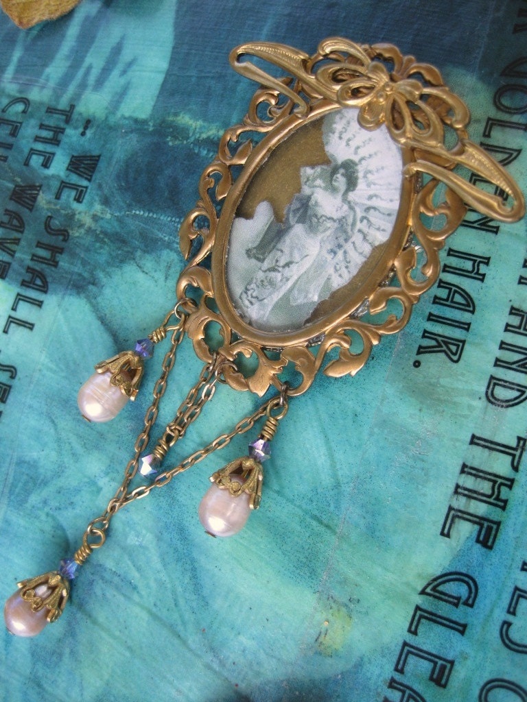 Memento of a Geisha - Victorian Brooch