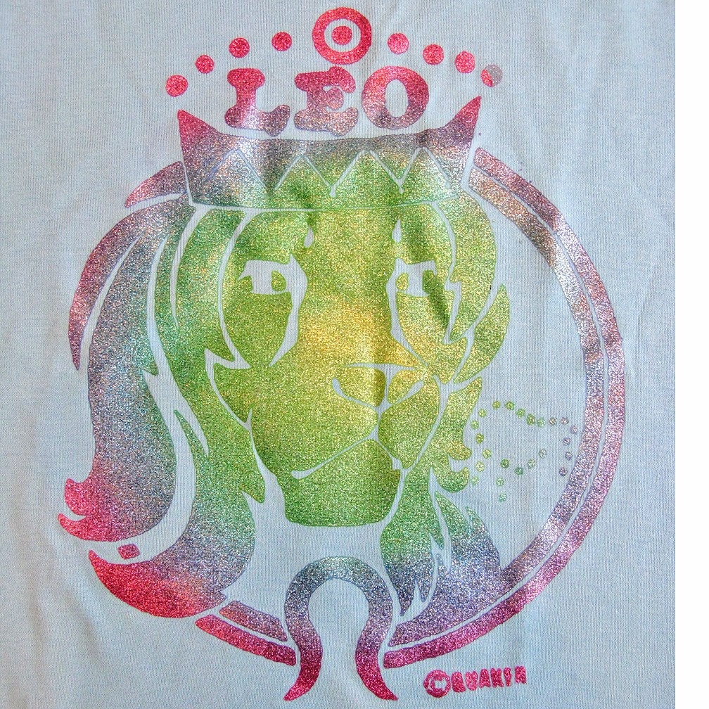 Vintage 1974 Zodiac LEO Glitter Lion Iron On TShirt Small
