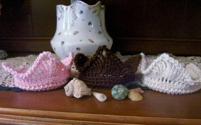 Princess Crown Crochet Headband Pattern by Cre8tiveNeedleThings