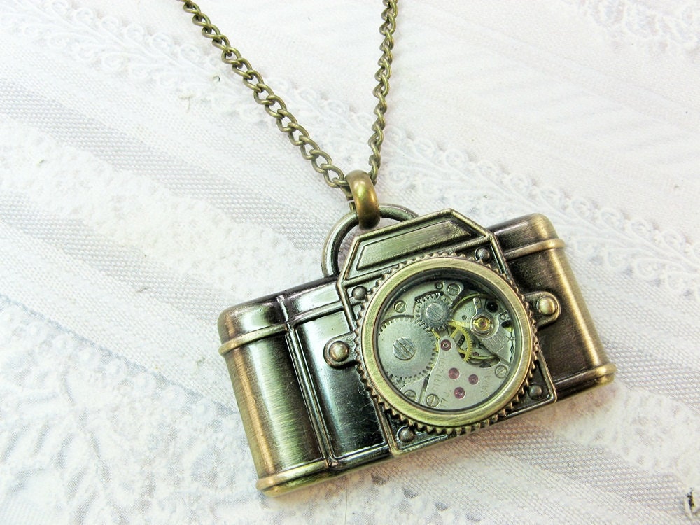 Camera Necklace - Steampunk Camera - Jewelry by BirdzNbeez