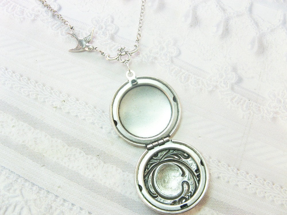 Silver Locket Necklace - SILVER WEDDING Locket - Keepsake Jewelry by BirdzNbeez - Wedding Birthday Bridesmaids Gift