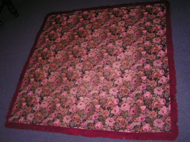 Roses Tapestry Table Covering with Fringe