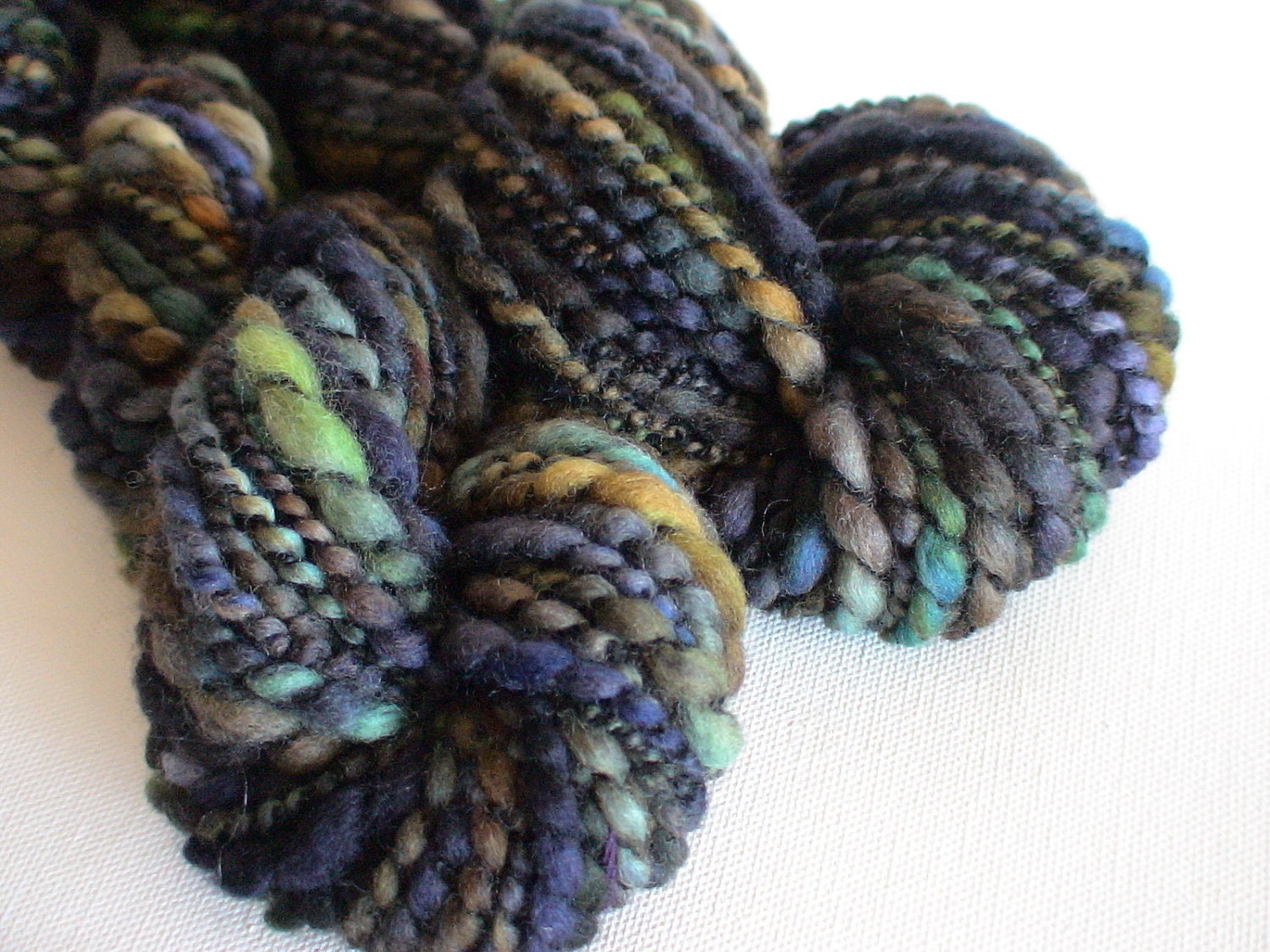 Handspun polwarth yarn Thick and Thin spiral 4ozs 108yds Tui