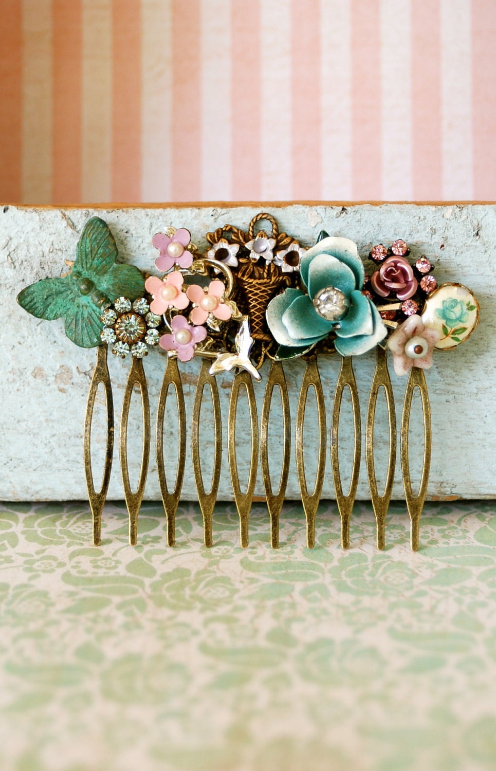 Shabby chic victorian garden collage hair comb. Tiedupmemories