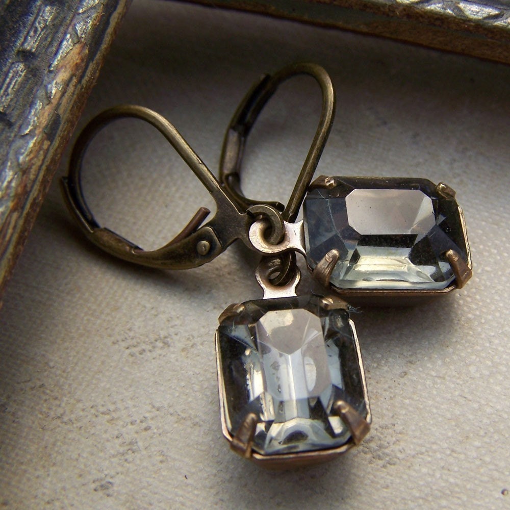 Vintage  Rhinestone Drop Earrings, Gray Rhinestone Drop Earring, Gray Rhinestone dangle earrings, Vintage Rhinestone, Weddings, smokey