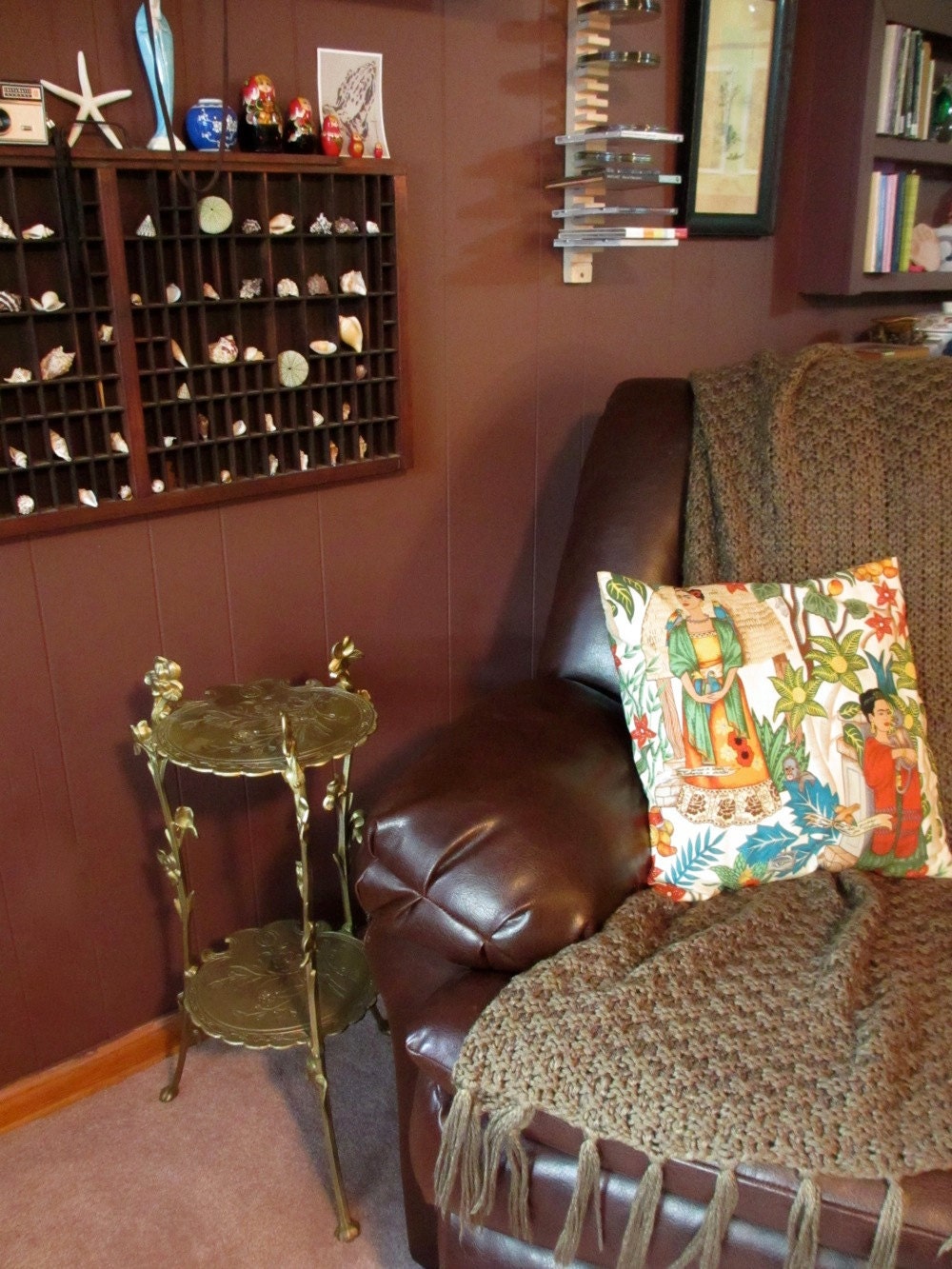 Beautiful Vintage Brass Iris Accent Table