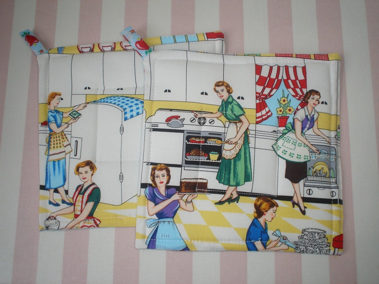 Vintage Kitchen ..Potholders .. Appliances