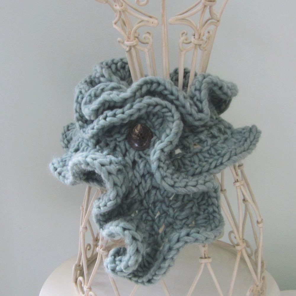 Rufflette No. 4 (Minty Jade with Faux Bois Button)