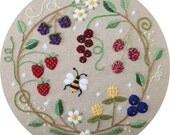 Fruit Wreath Crewel Embroidery Pattern and Kit - Theflossbox
