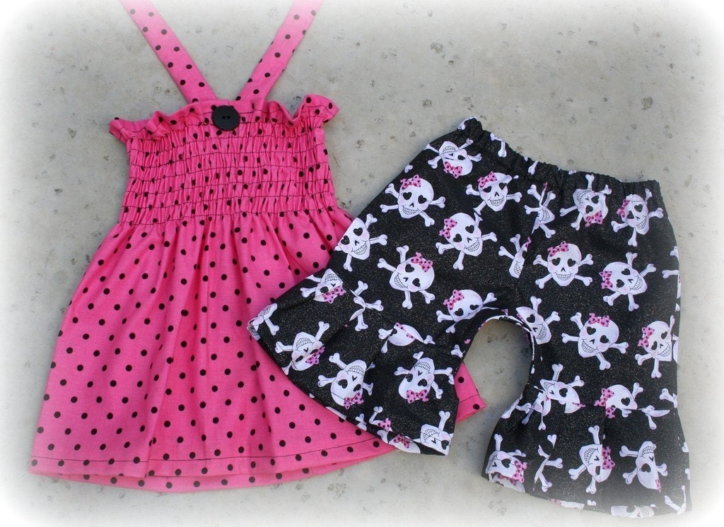 Custom Boutique Pirate Skulls Pink Black Dots Smocked Top w/ shorts  Size 12 18 24 2t 3t 4t 5t 6 7 8