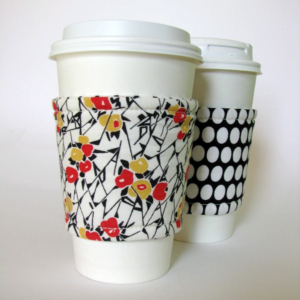 Reusable Reversible Coffee Sleeve - Straw Flowers with white and black polka dots