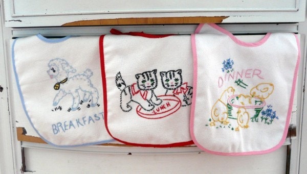 Boutique All Cotton Vintage Inspired Embroidered 3 piece Baby Bib Gift Set Vintage Lamb, kitten, chicks Breakfast, Lunch, Dinner Il_570xn