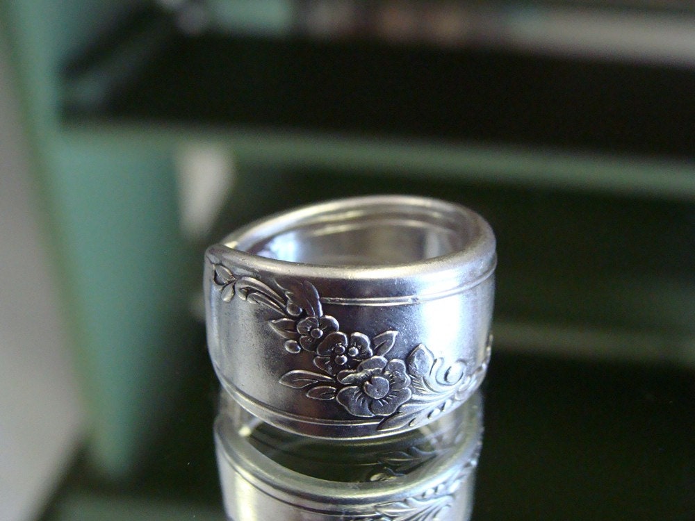 Queen Bess Silverware Handle Ring Your Size