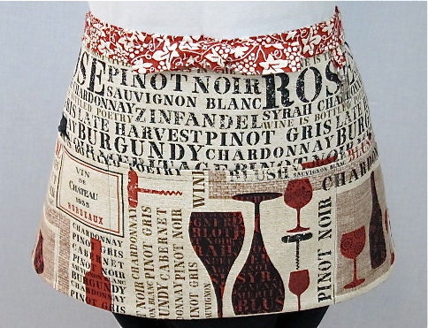 In Wine Is Truth (In Vino Quo Veritus)  Zipper/Key Clasp Vendor Apron
